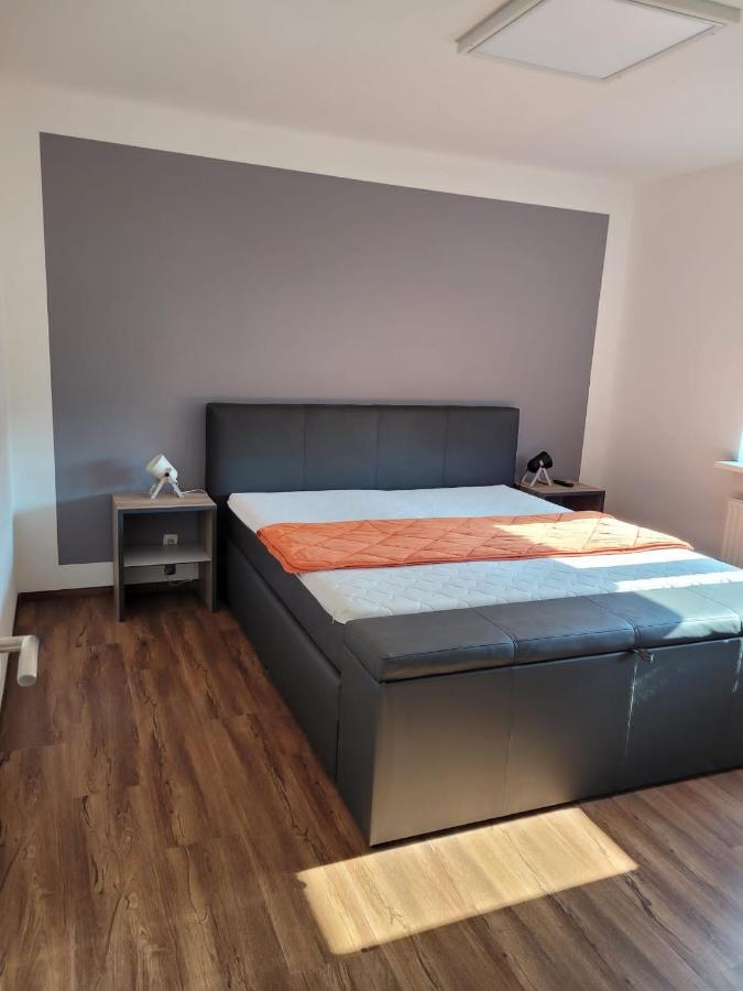 Schoene Einfache Ferienwohnung Zwischen Stadt Und Meer Вільгельмсгафен Екстер'єр фото
