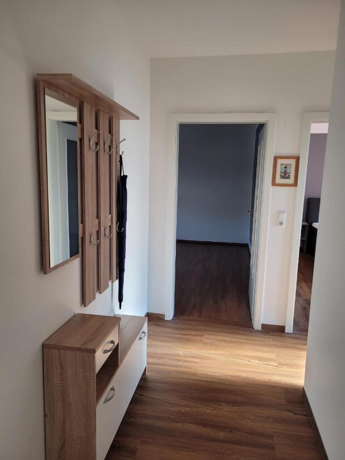 Schoene Einfache Ferienwohnung Zwischen Stadt Und Meer Вільгельмсгафен Екстер'єр фото