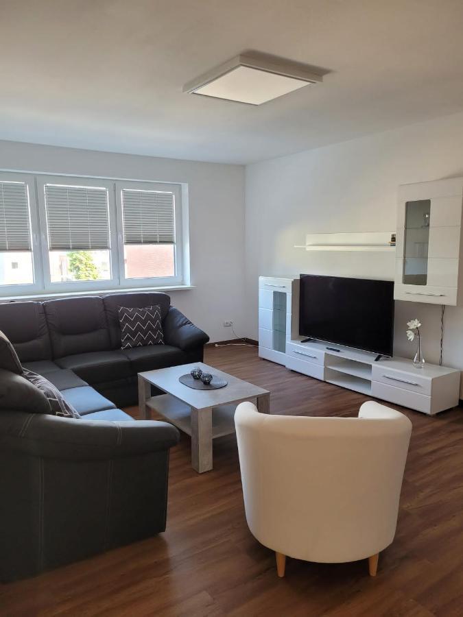 Schoene Einfache Ferienwohnung Zwischen Stadt Und Meer Вільгельмсгафен Екстер'єр фото