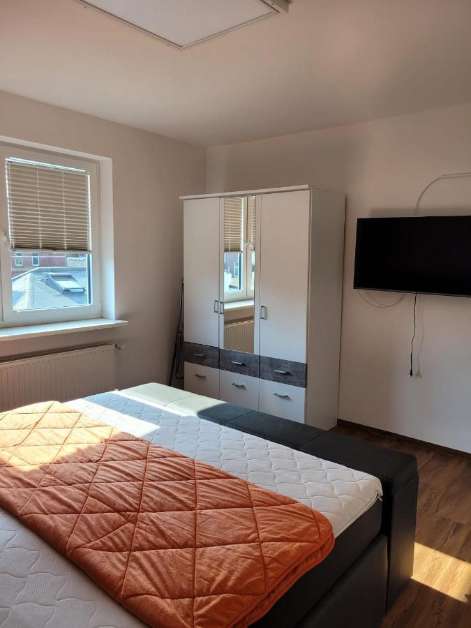 Schoene Einfache Ferienwohnung Zwischen Stadt Und Meer Вільгельмсгафен Екстер'єр фото